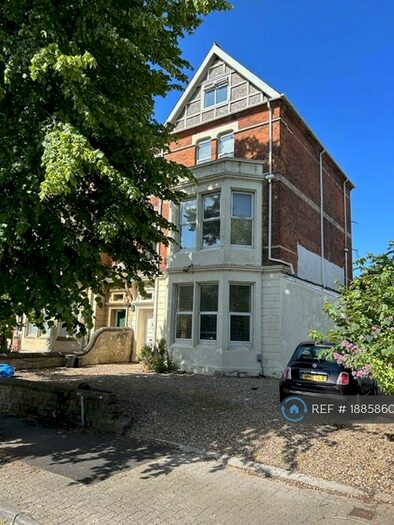 2 Bedroom Flat To Rent In Plymouth Road, Penarth, CF64