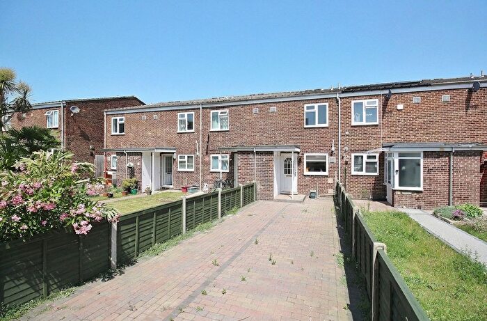 2 Bedroom Terraced House To Rent In Deepwell Close, Isleworth, TW7