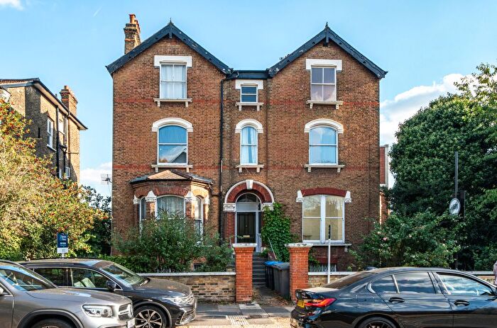 3 Bedroom Flat For Sale In The Avenue, Brondesbury Park, NW6