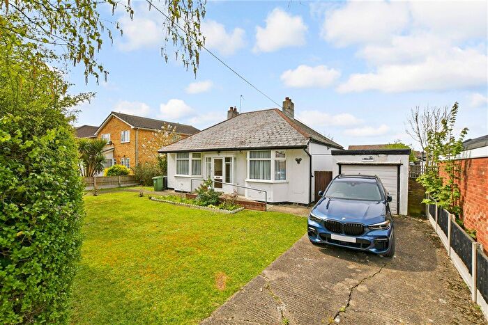 3 Bedroom Detached Bungalow For Sale In Tavistock Road, Basildon, Essex, SS15