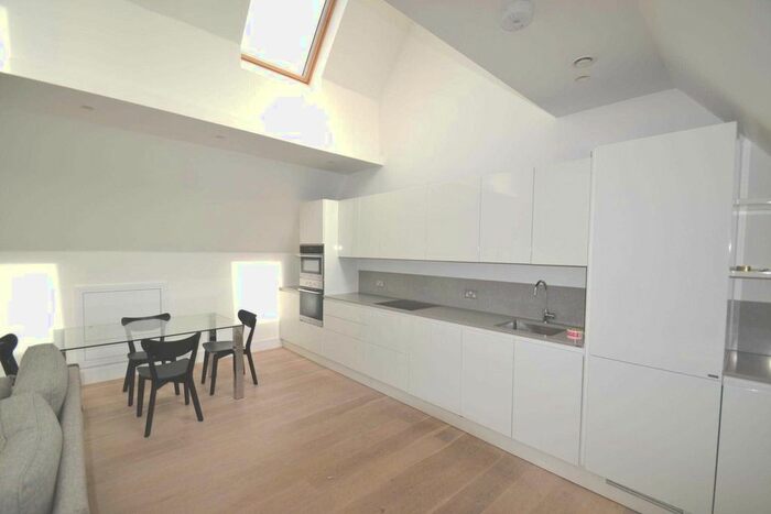 2 Bedroom Flat To Rent In Walpole Court, Ealing Broadway, W5