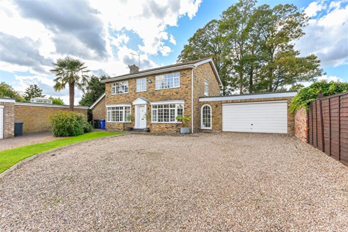 4 Bedroom Detached House For Sale In Hall Close, Harpole, Northampton, NN7