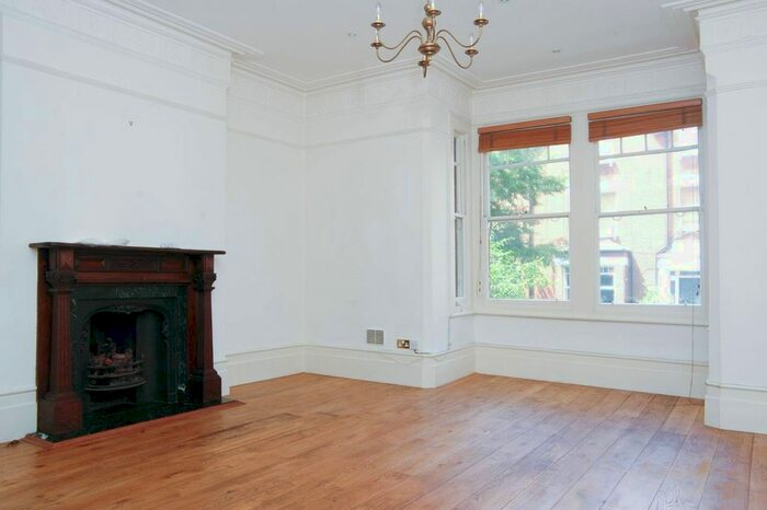 2 Bedroom Flat To Rent In Parliament Hill, Hampstead, London, NW3