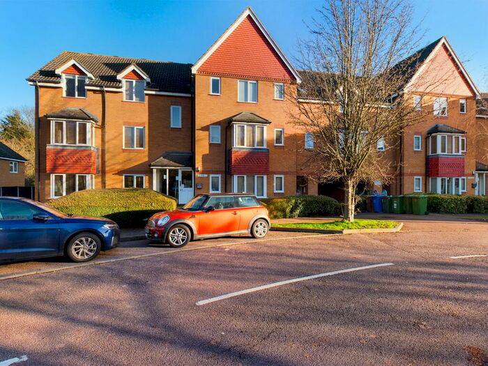 2 Bedroom Apartment To Rent In Redoubt Close, Hitchin, SG4