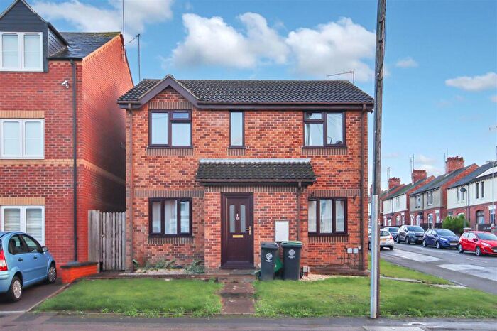 2 Bedroom Flat For Sale In Portland Road, Rushden, NN10