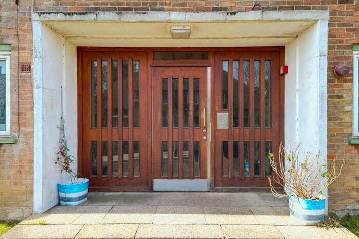 3 Bedroom Flat To Rent In Denmark Hill Estate, Denmark Hill, London, SE5