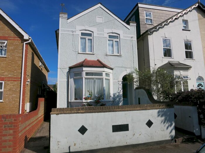 Studio To Rent In Worthington Road, Surbiton, KT6
