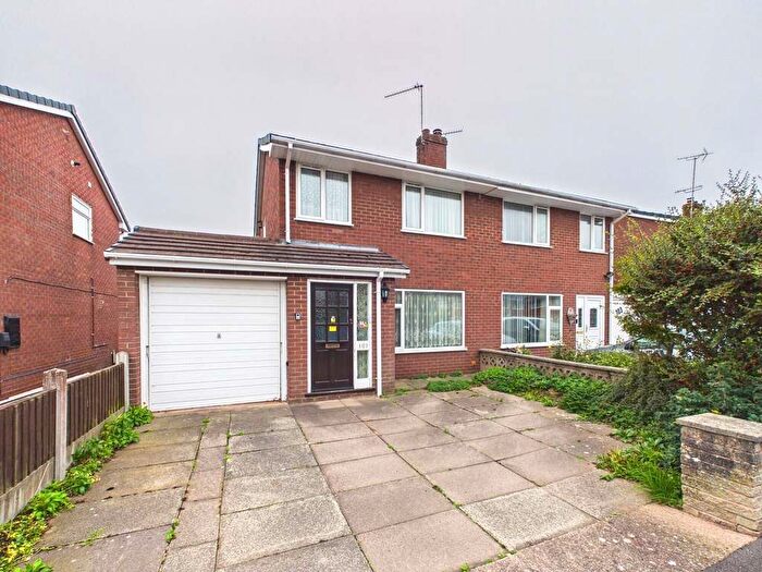 3 Bedroom Semi Detached House For Sale In Elm Drive, Market Drayton, Shropshire, TF9