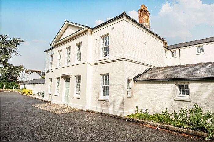 1 Bedroom Flat To Rent In Union Place, Lymington, Hampshire, SO41