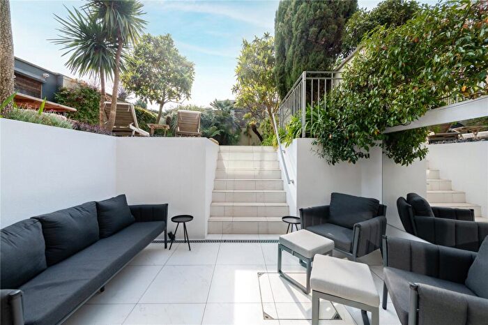 4 Bedroom End Of Terrace House For Sale In Vardens Road, Battersea, SW11