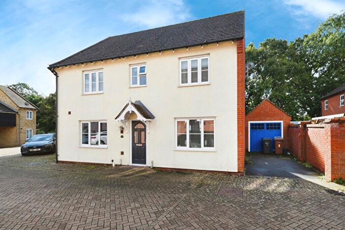 3 Bedroom Semi-Detached House For Sale In Norton Place, Ramsden Heath, Billericay, CM11