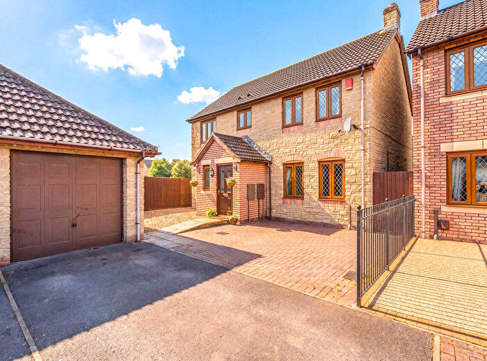 4 Bedroom Detached House For Sale In Home Farm Court, St Georges - Great Location, BS22