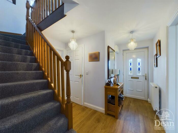 3 Bedroom Detached House For Sale In Dockham Road, Cinderford, GL14