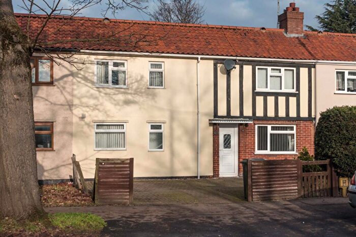 3 Bedroom Semi-Detached House To Rent In Bowthorpe Road, Norwich, NR5