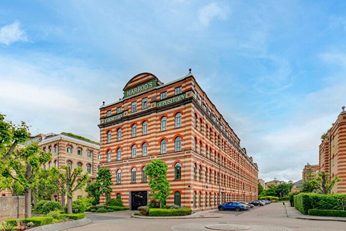 3 Bedroom Flat To Rent In Brasenose Drive, Barnes, SW13