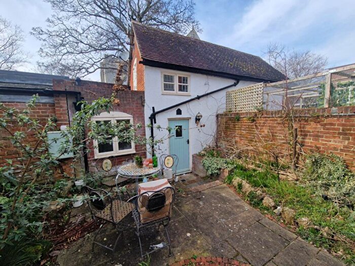 2 Bedroom Detached House To Rent In Church Street, Romsey, Hampshire, SO51