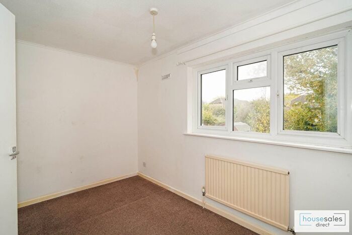 2 Bedroom Semi-Detached House For Sale In Blackthorn Close Pennington, Lymington, SO41