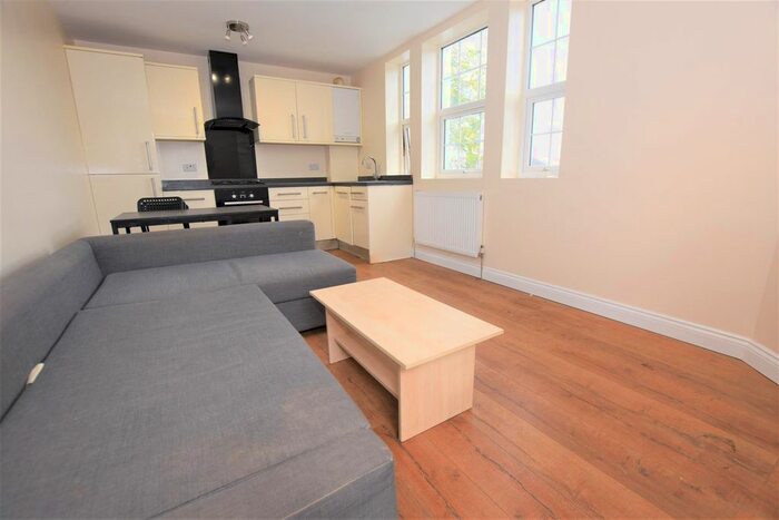 1 Bedroom Flat To Rent In High Road, London, N12