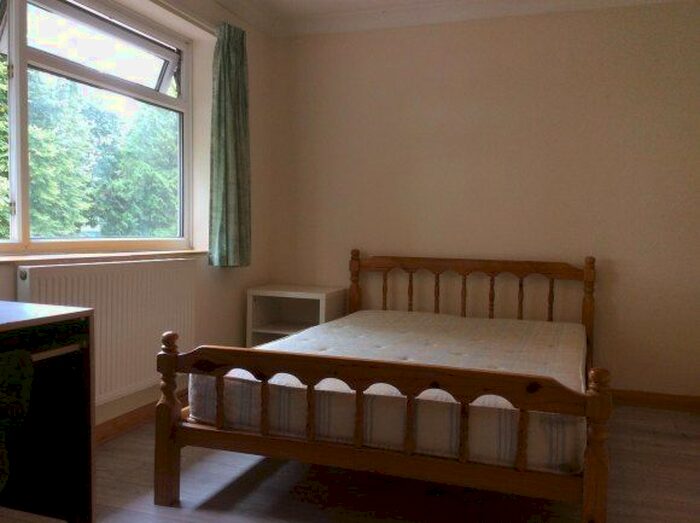 5 Bedroom Semi-Detached House To Rent In Queens Avenue, Canterbury, Kent, CT2