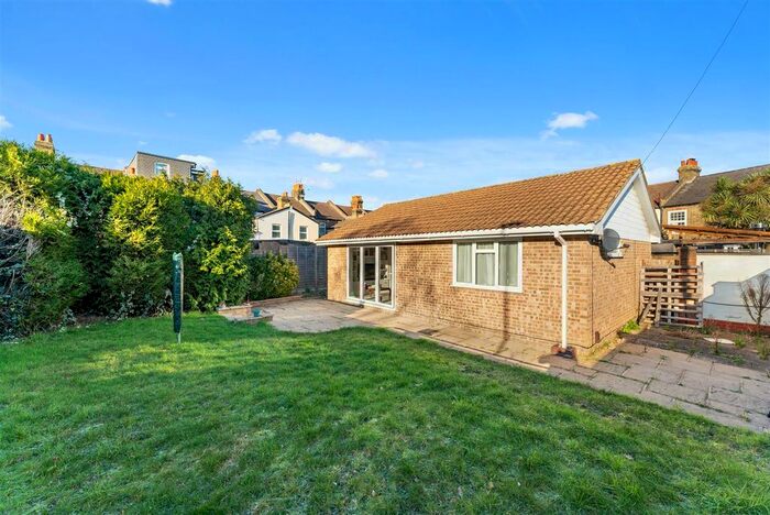 2 Bedroom Detached Bungalow For Sale In St. Lukes Close, Woodside, Croydon, SE25