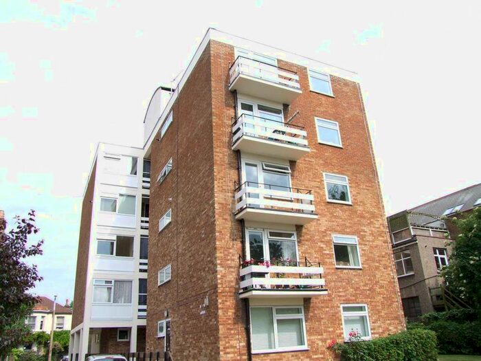 2 Bedroom Flat To Rent In Elm Road, Leigh-On-Sea, SS9