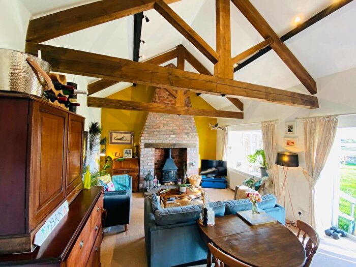 2 Bedroom Barn Conversion To Rent In Woodside Cottage -, DN21
