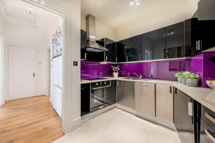 2 Bedroom Flat To Rent In Garrick Street, Covent Garden, London, WC2E