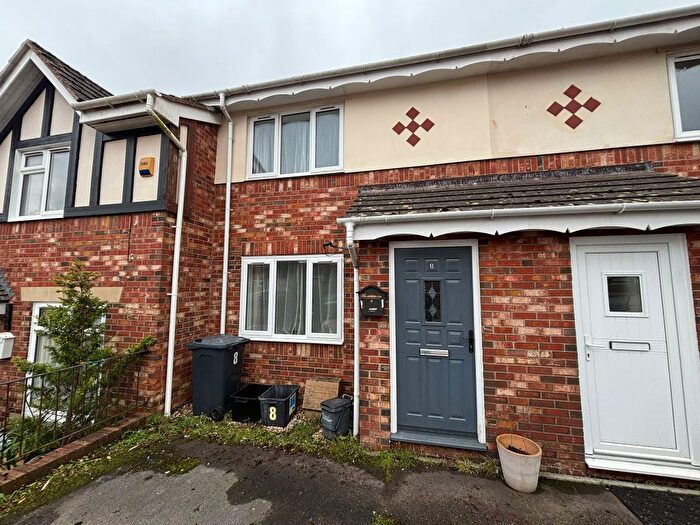 2 Bedroom Property To Rent In Woburn Close, Paignton, TQ3