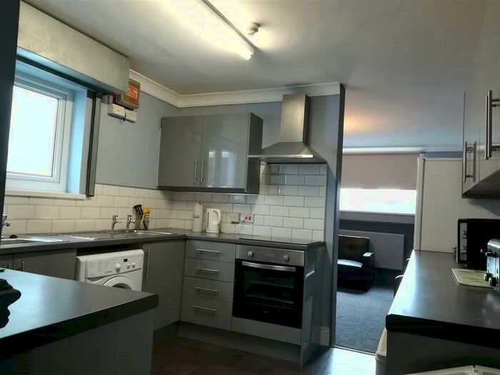 8 Bedroom Flat To Rent In Uplands Crescent, Uplands, Swansea, SA2