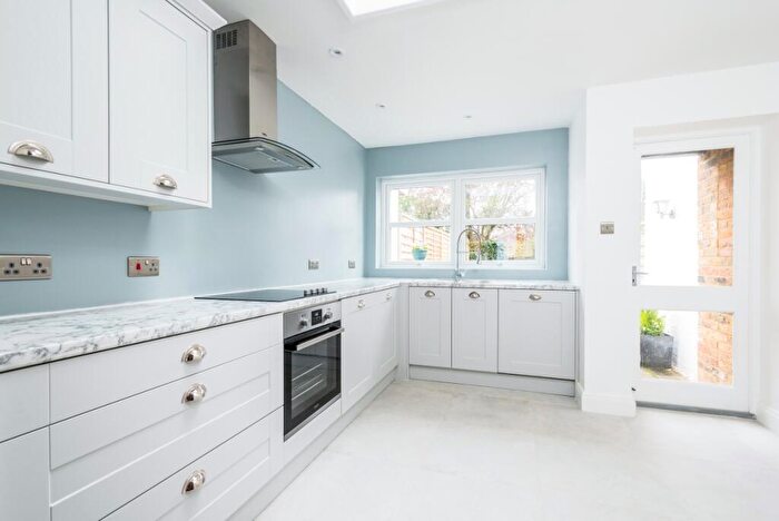 2 Bedroom Terraced House To Rent In New Road Weybridge, KT13