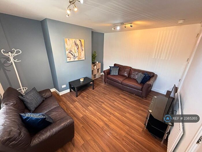 3 Bedroom Terraced House To Rent In Barnbrough Street, Leeds, LS4