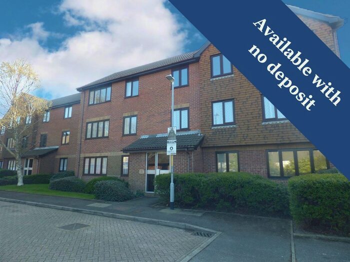 2 Bedroom Flat To Rent In Lawrence Court, Dover Road, Folkestone, CT19