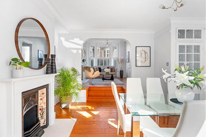 3 Bedroom Terraced House For Sale In Calbourne Road, London, SW12
