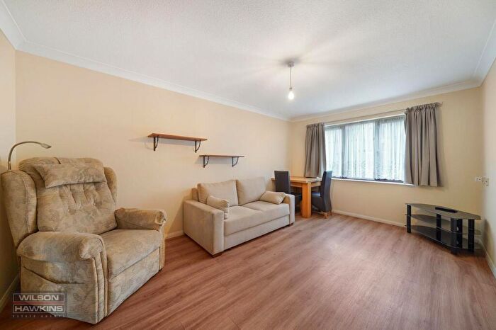 1 Bedroom Flat For Sale In Betjeman Close, Pinner, HA5