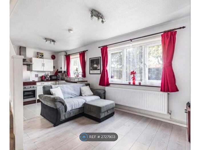 1 Bedroom Semi-Detached House To Rent In Ladywalk, Maple Cross, Rickmansworth, WD3