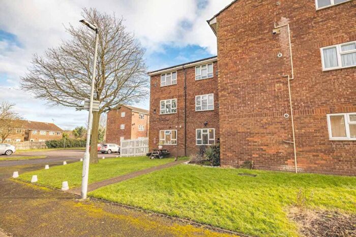 1 Bedroom Flat For Sale In New Road, Datchet, SL3