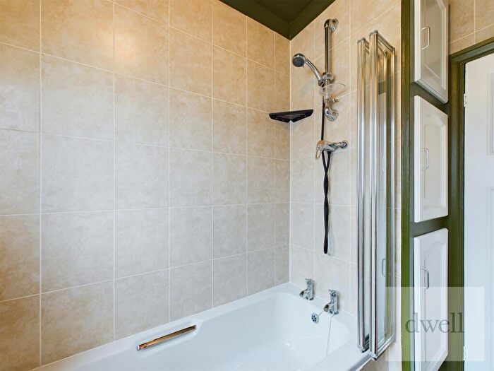 4 Bedroom Semi-Detached House To Rent In Otley Old Road, Cookridge, Leeds, LS16