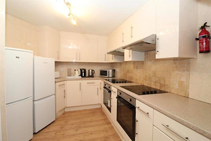 6 Bedroom Flat To Rent In Darran Street, Cathays, Cardiff, CF24
