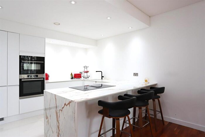 2 Bedroom Apartment To Rent In Leftbank, Manchester, M3