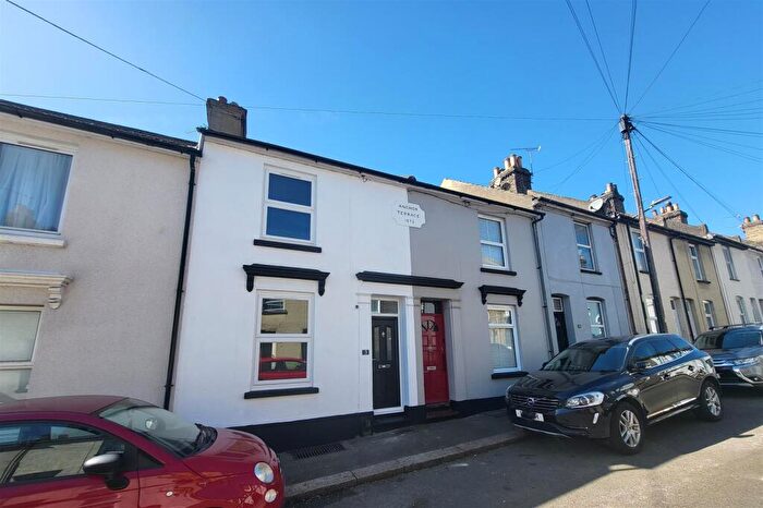 2 Bedroom Terraced House To Rent In Stanhope Road, Strood, ME2