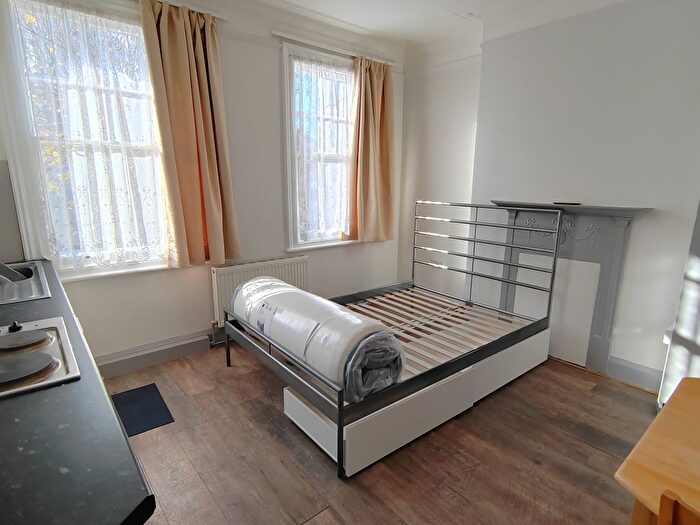 Studio To Rent In Staverton Road, Willesden Green, NW2