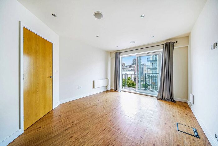 2 Bedroom Flat For Sale In Heritage Avenue, Colindale, London, NW9