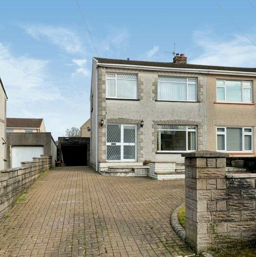 3 Bedroom House To Rent In The Glade, Daleside, Bryncethin, CF32