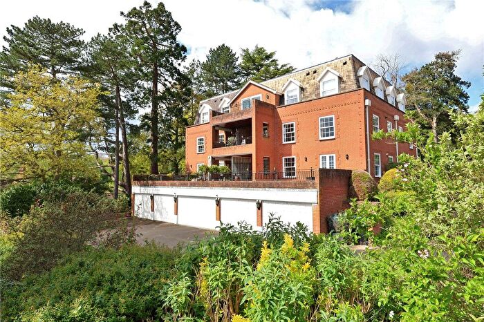 2 Bedroom Flat To Rent In Hook Heath Road, Woking, Surrey, GU22