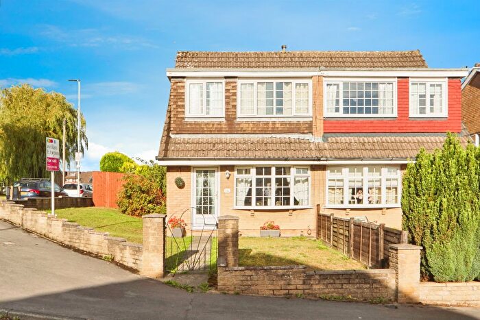 3 Bedroom Semi-Detached House For Sale In Woodlea Approach, Yeadon, Leeds, LS19