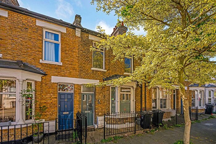 3 Bedroom Terraced House For Sale In Bushberry Road, London, E9