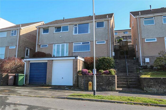 3 Bedroom Semi-Detached House For Sale In Tamerton Foliot, Plymouth, PL5