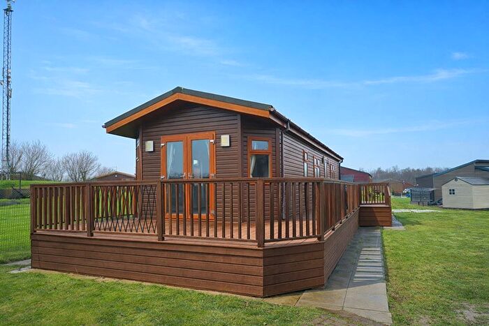 2 Bedroom Mobile/park Home For Sale In Routh, Beverley, HU17