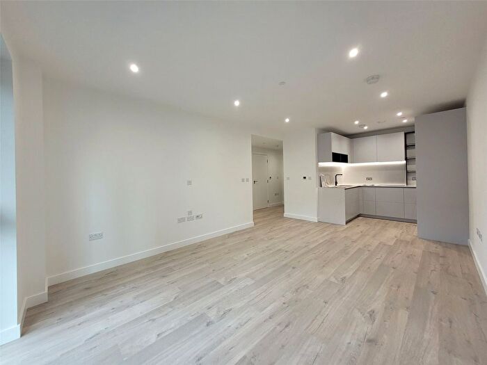1 Bedroom Flat To Rent In Hawker House, Woodberry Down, London, N4