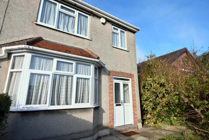 3 Bedroom Semi-Detached House To Rent In Forest Road, Fishponds, Bristol, BS16
